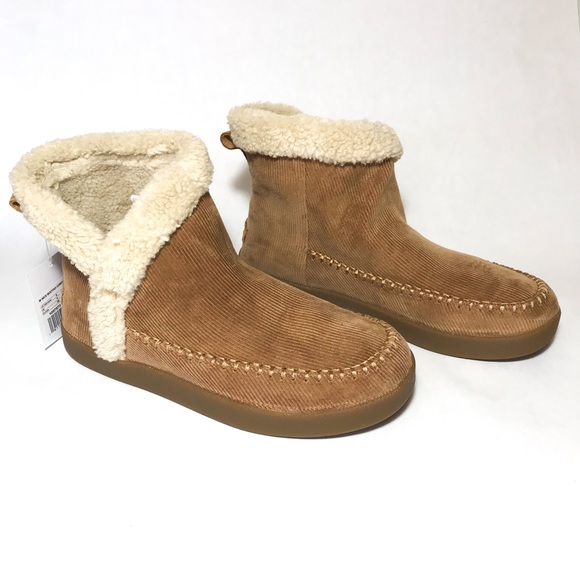 Sanuk Shoes - Sanuk Nice Bootah Corduroy Ankle Boot | NWT